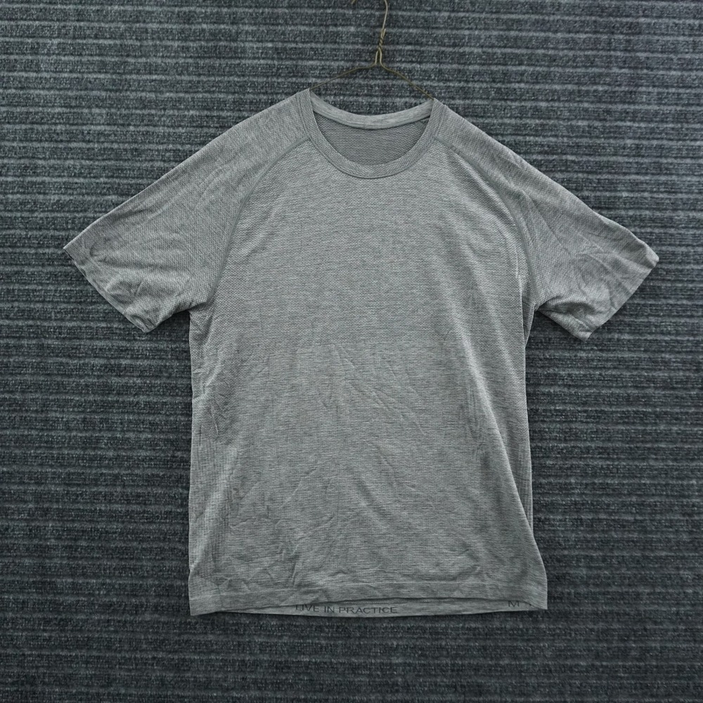 Lululemon Metal Vent Tech Training Shirt Men Medium Gray Heathered Short Sleeve
